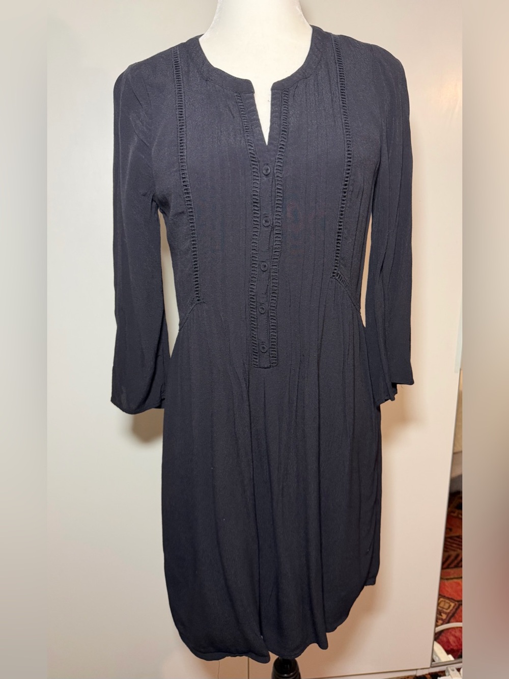 Daniel Rainn Black embroidered Long Sleeve Dress 100% Rayon - size 8